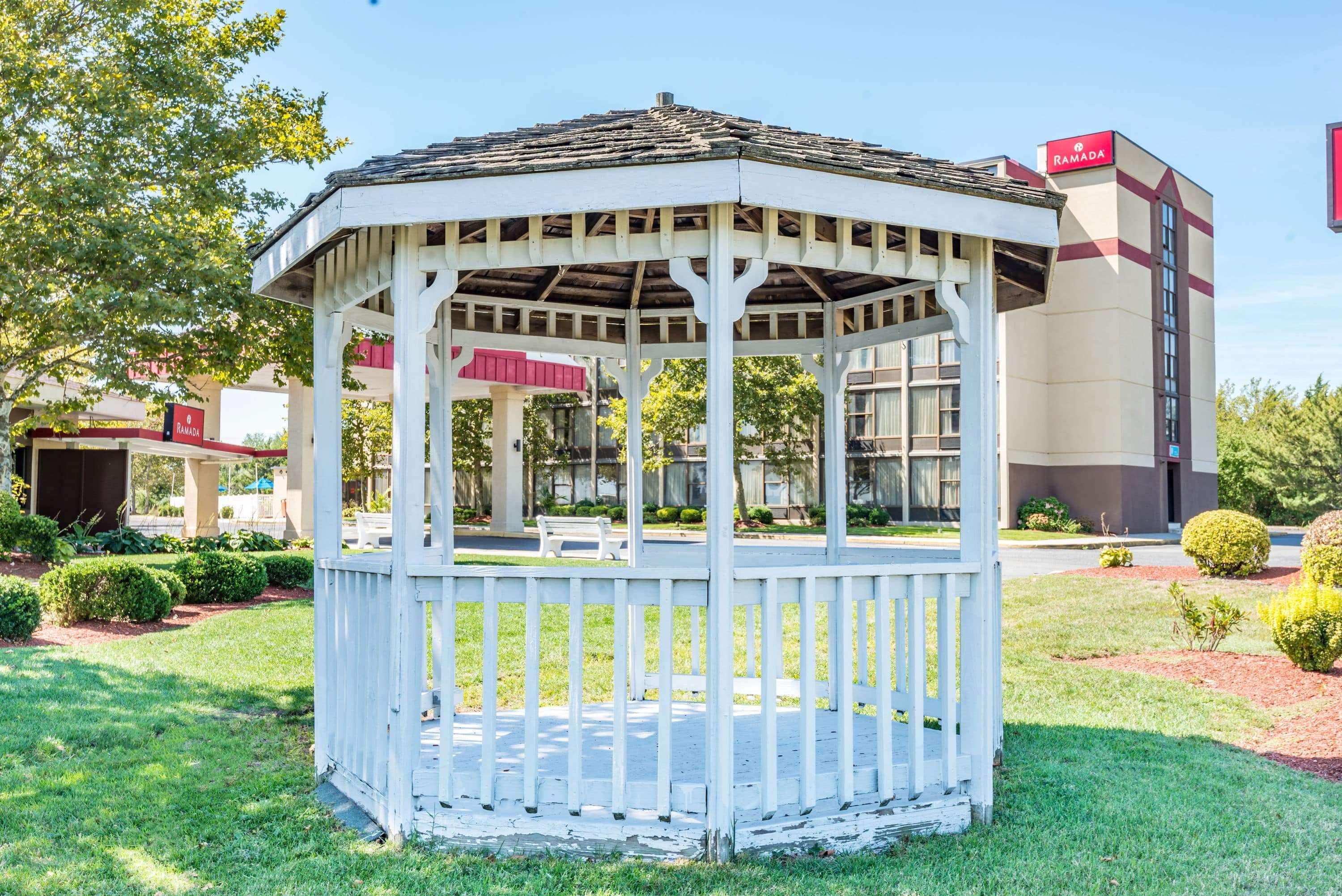 Ramada By Wyndham West Atlantic City Egg Harbor Township Exteriör bild