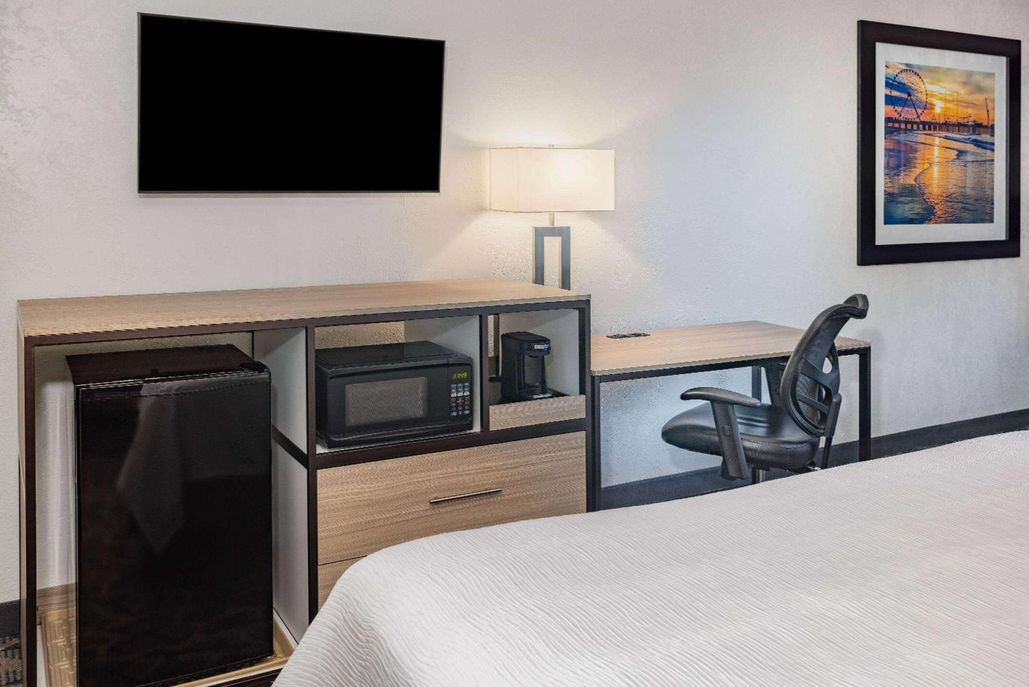 Ramada By Wyndham West Atlantic City Egg Harbor Township Exteriör bild