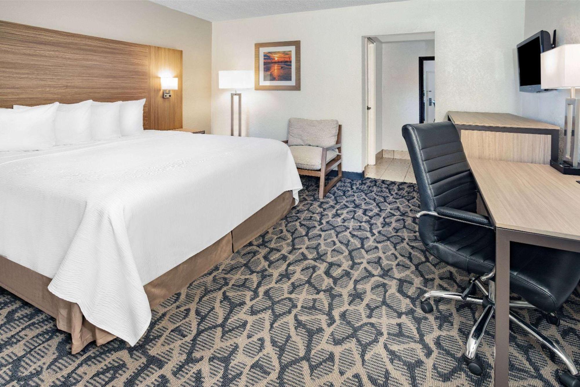 Ramada By Wyndham West Atlantic City Egg Harbor Township Exteriör bild