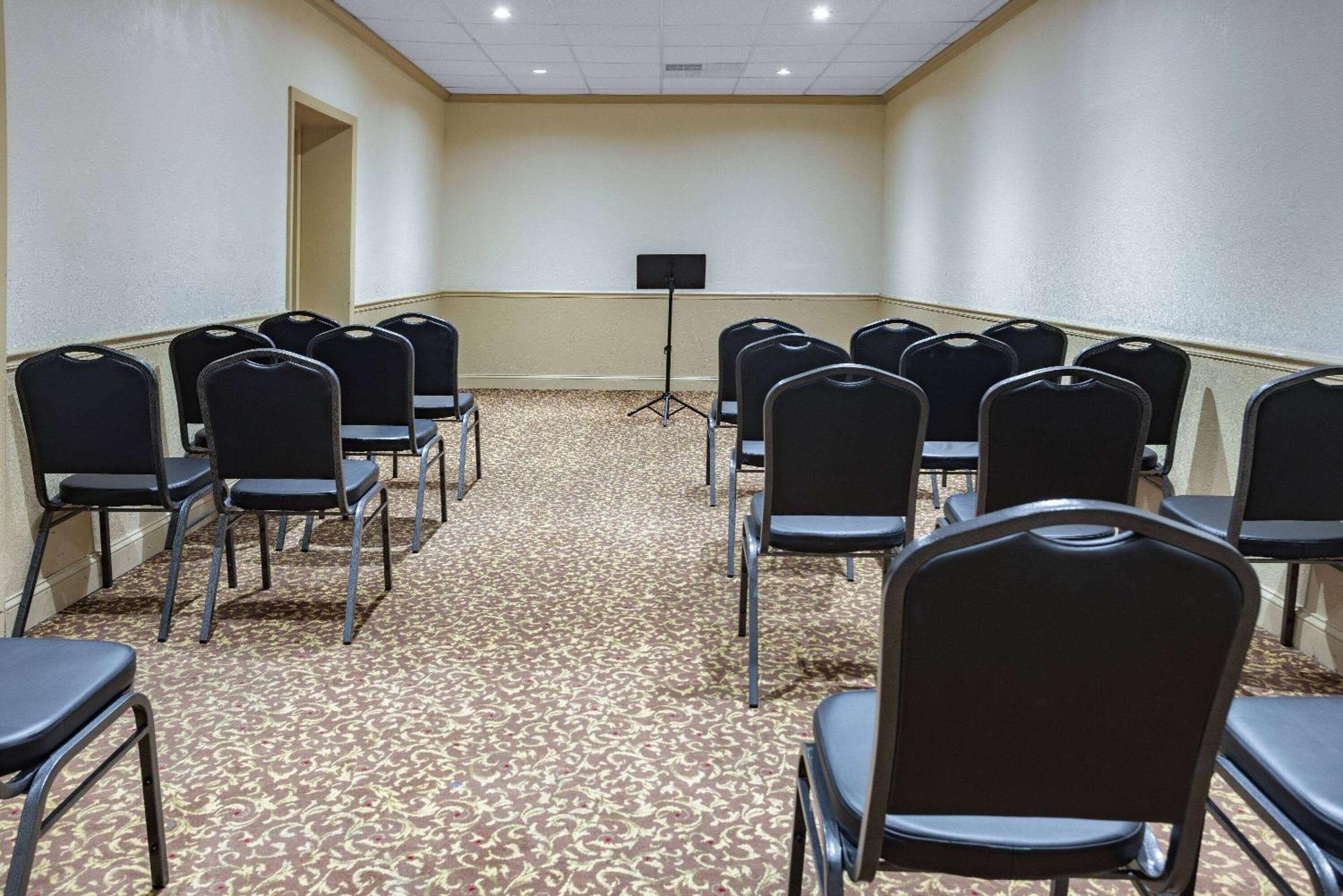Ramada By Wyndham West Atlantic City Egg Harbor Township Exteriör bild