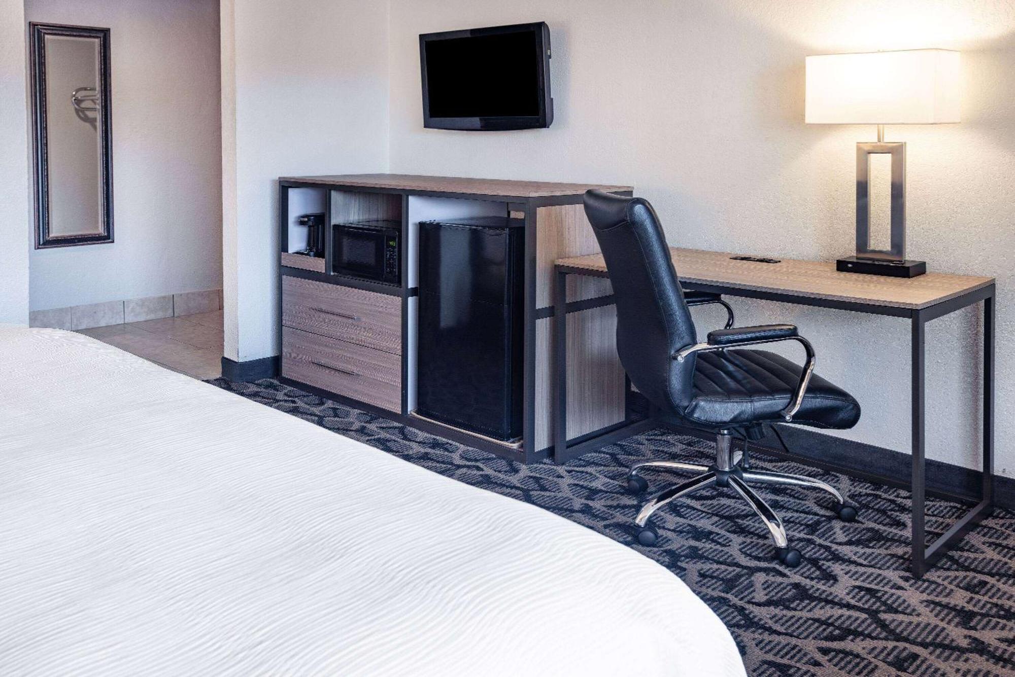 Ramada By Wyndham West Atlantic City Egg Harbor Township Exteriör bild