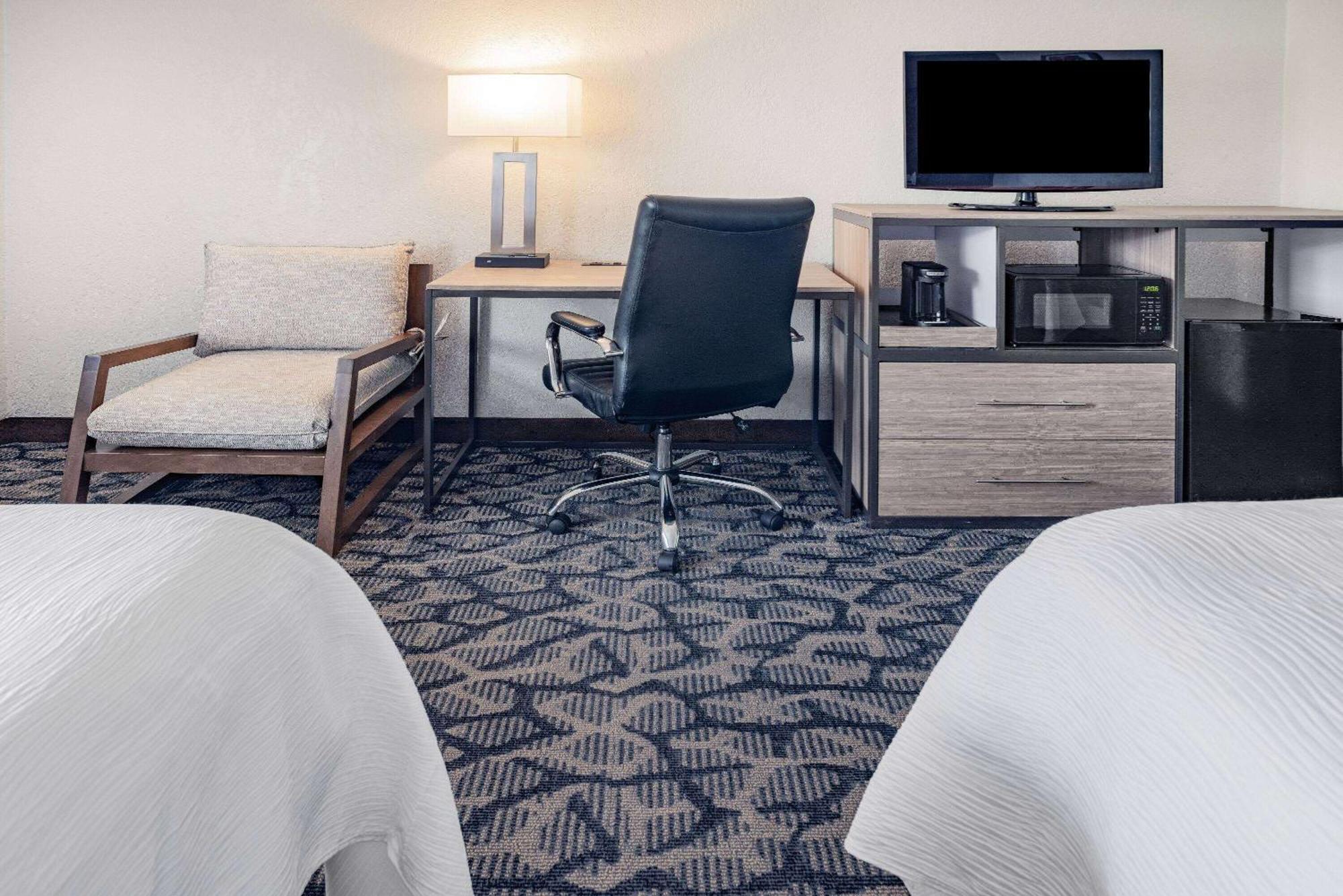 Ramada By Wyndham West Atlantic City Egg Harbor Township Exteriör bild