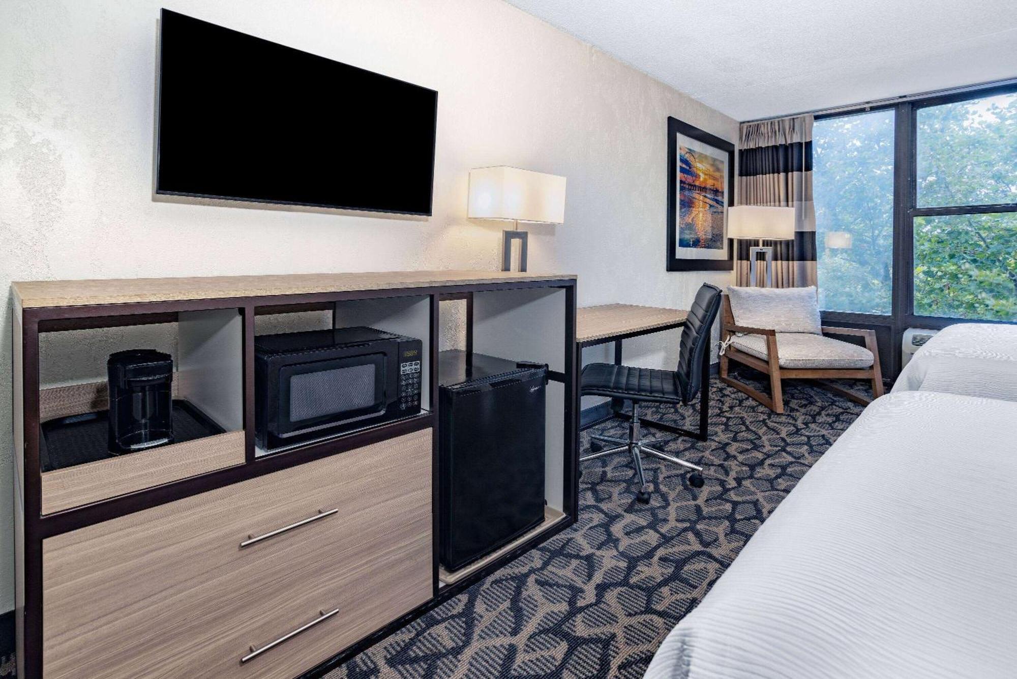 Ramada By Wyndham West Atlantic City Egg Harbor Township Exteriör bild
