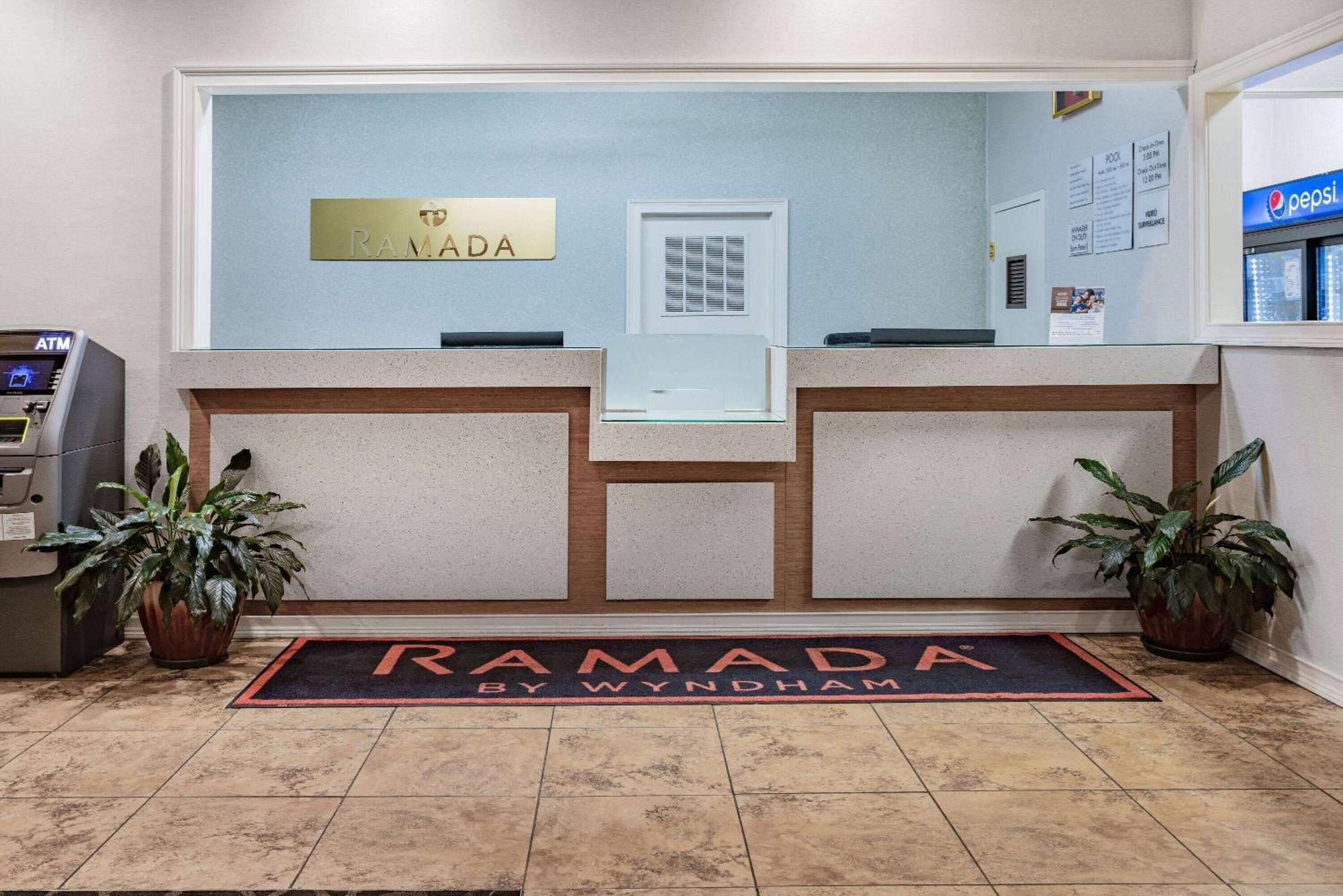Ramada By Wyndham West Atlantic City Egg Harbor Township Exteriör bild
